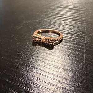 Silver ring bowtie shape women’s size 8